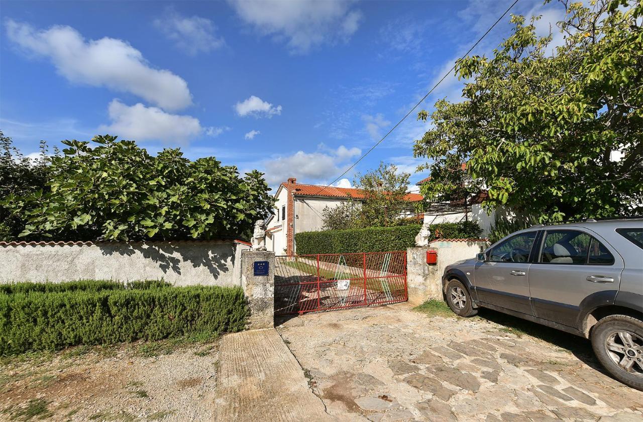 House Monteci 1378 Vila Galižana Exterior foto